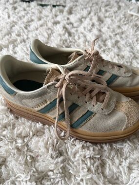adidas gazelle Women’s Beige and green Suede Sneakers